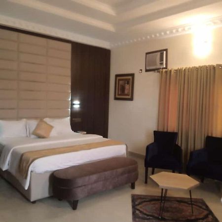 Roban Hotels Limited Enugu Buitenkant foto