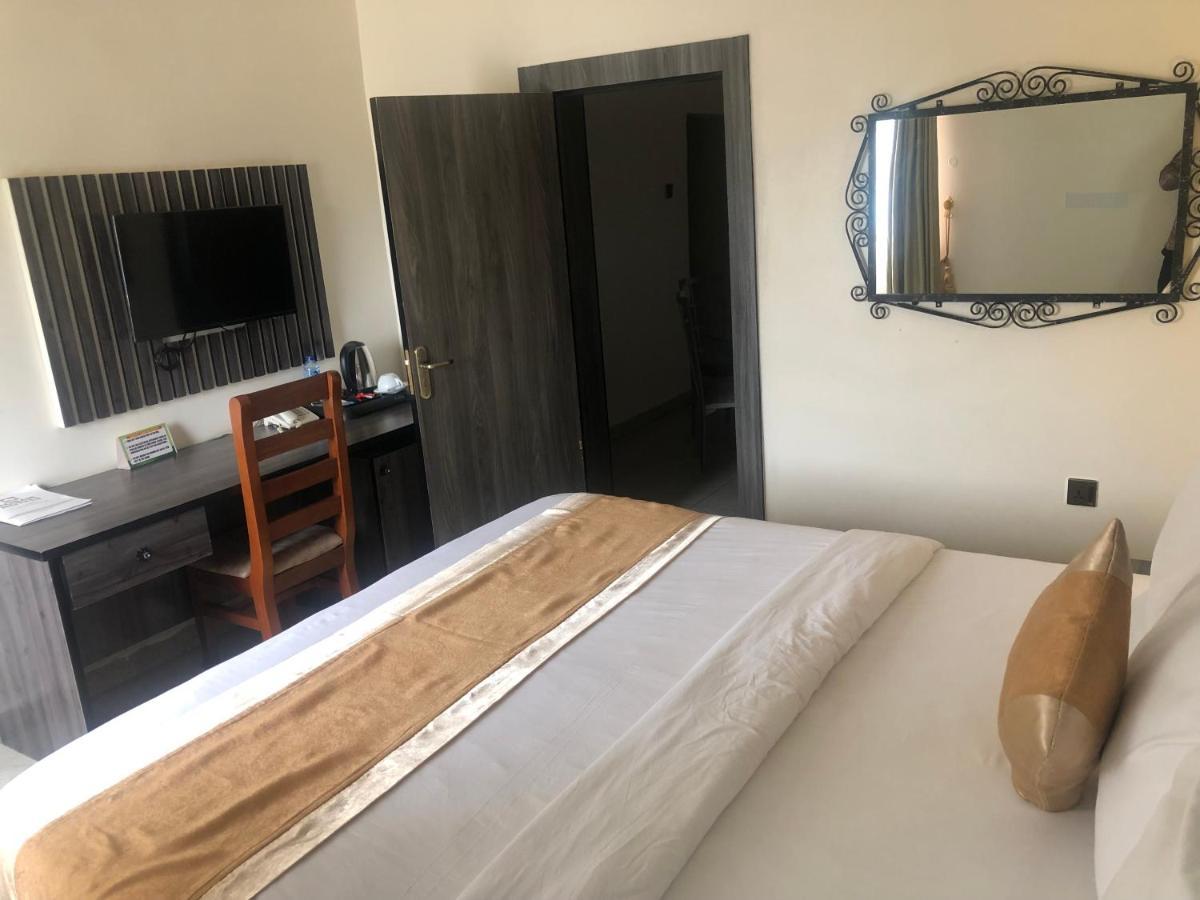 Roban Hotels Limited Enugu Buitenkant foto