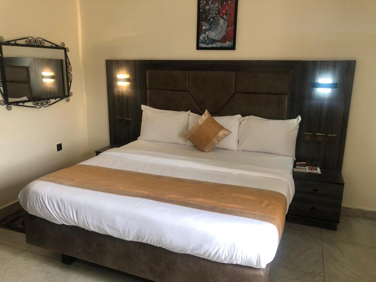 Roban Hotels Limited Enugu Buitenkant foto