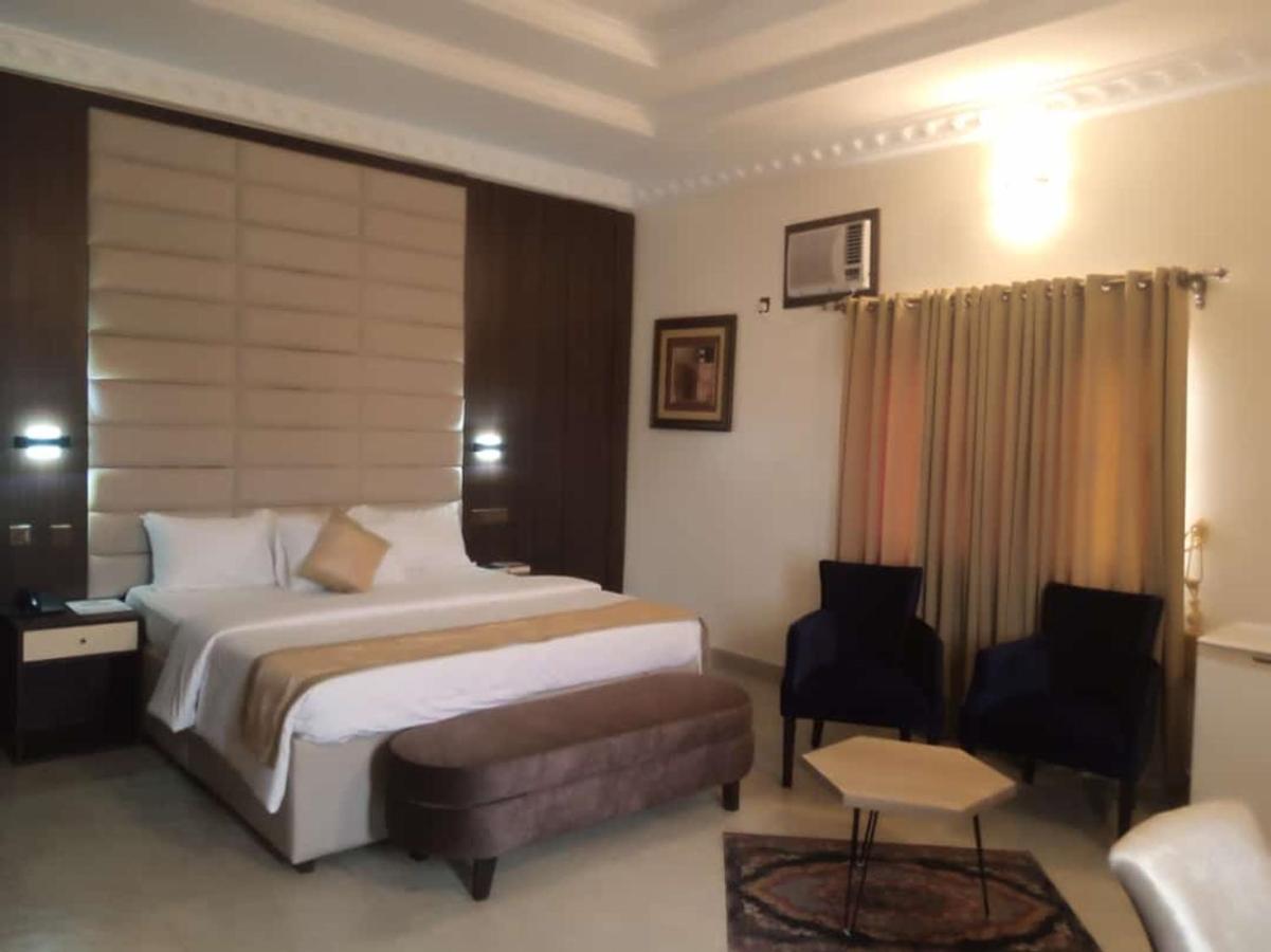 Roban Hotels Limited Enugu Buitenkant foto