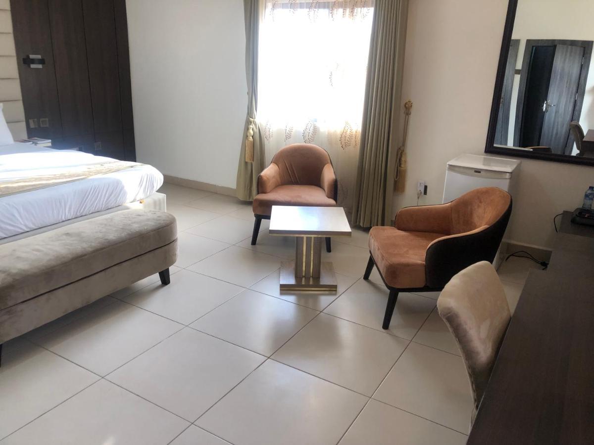 Roban Hotels Limited Enugu Buitenkant foto