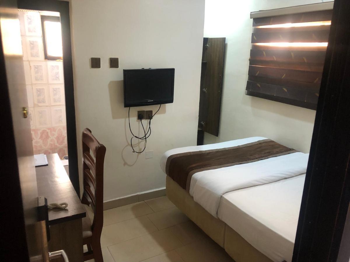 Roban Hotels Limited Enugu Buitenkant foto