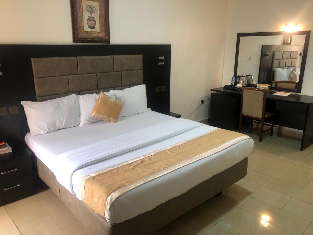 Roban Hotels Limited Enugu Buitenkant foto