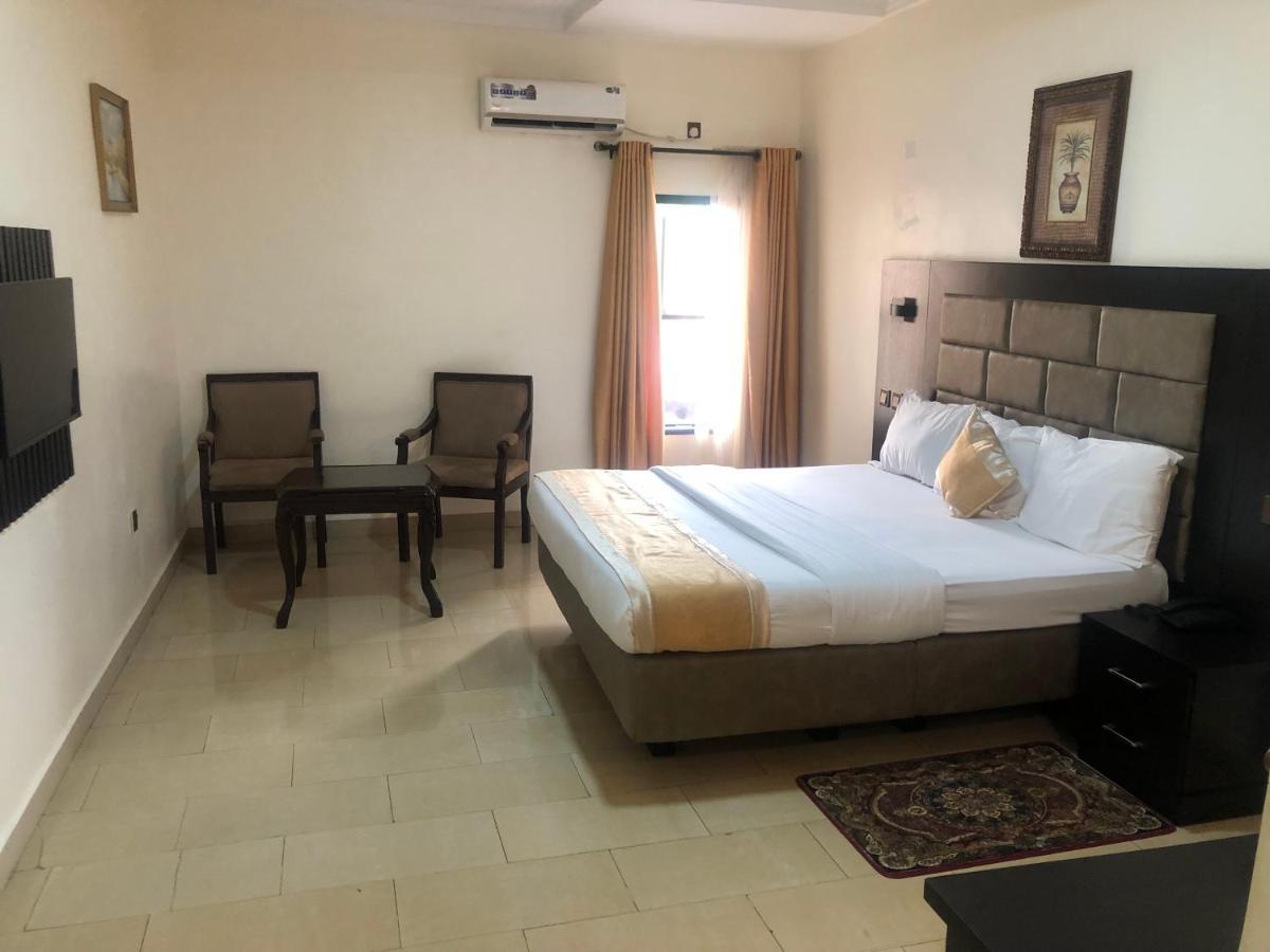 Roban Hotels Limited Enugu Buitenkant foto