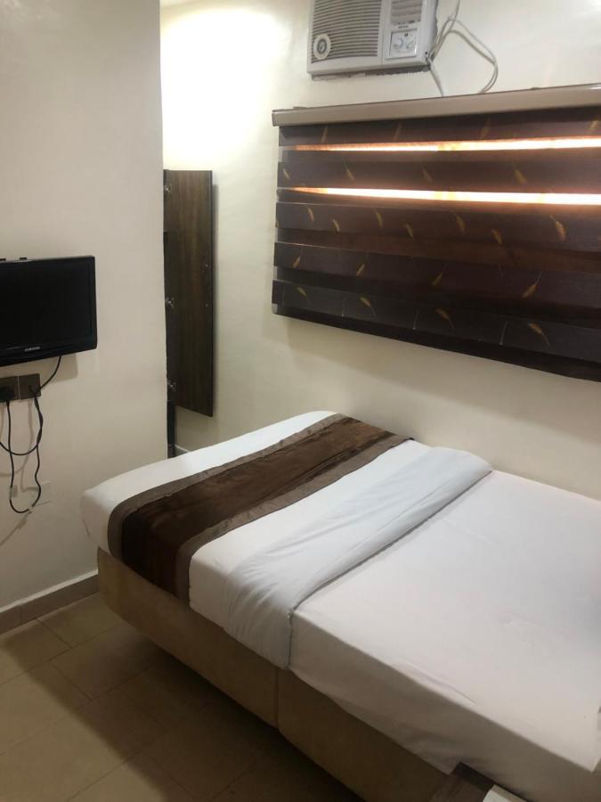 Roban Hotels Limited Enugu Buitenkant foto